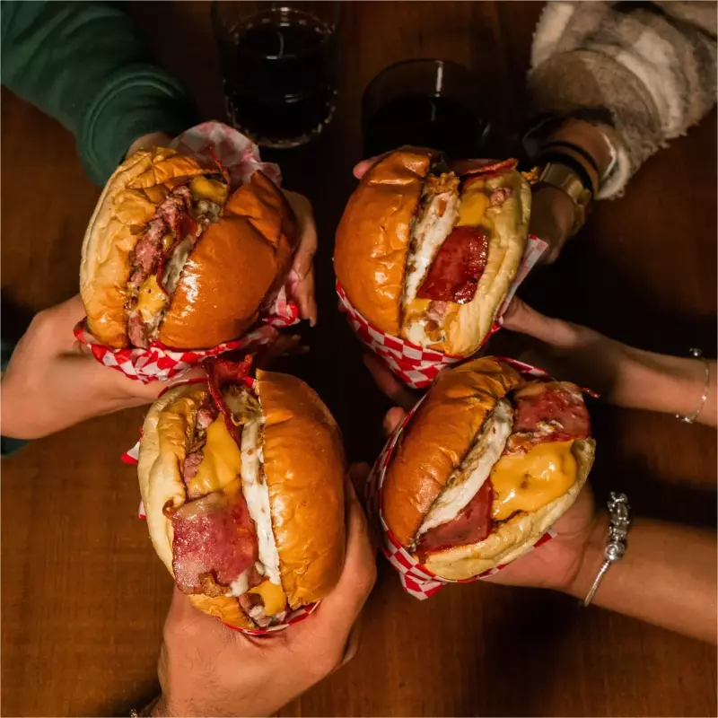 Menu familia(4burger + bebida 1L)