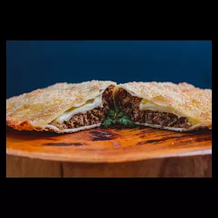 PASTEL DE CARNE COM QUEIJO