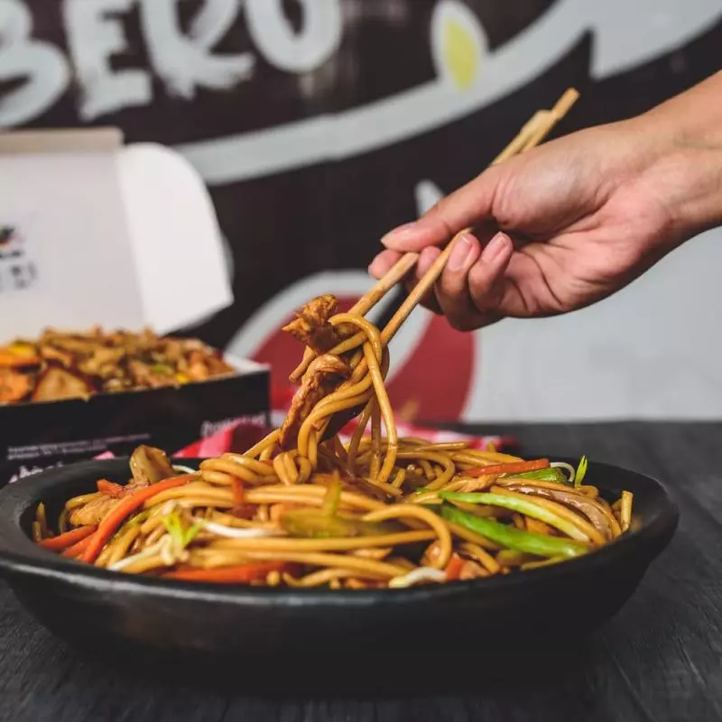 Lo Mein De Pollo