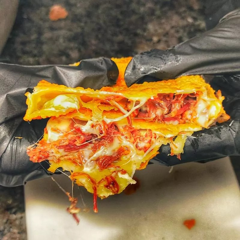 Pastel de Carne Seca com Mussarela