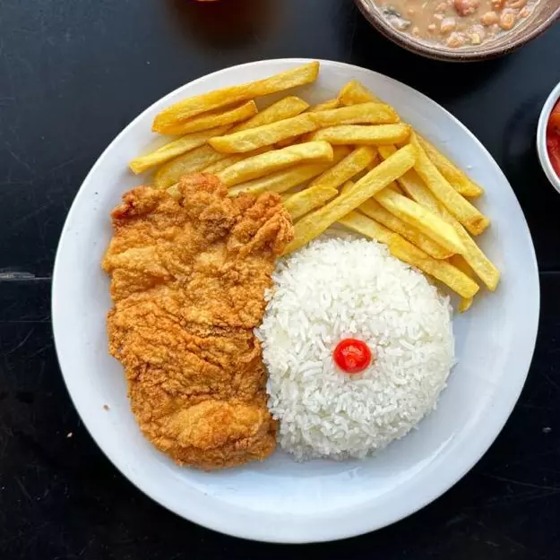 Filé de frango empanado