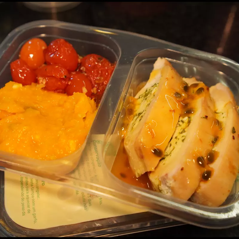 Frango c/ espinafre, purê e tomate(cópia)