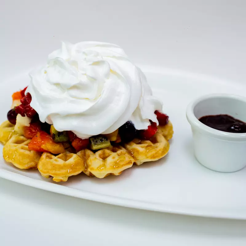 WAFFLE FRUTAS FRESCAS MEL, CHANTILLY