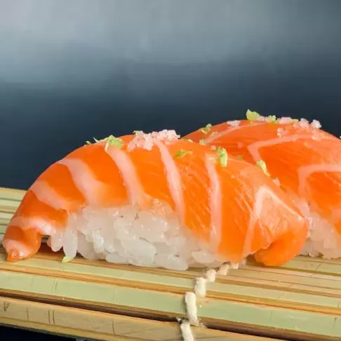 Niguiri Barriga Salmão Trufado (4un)