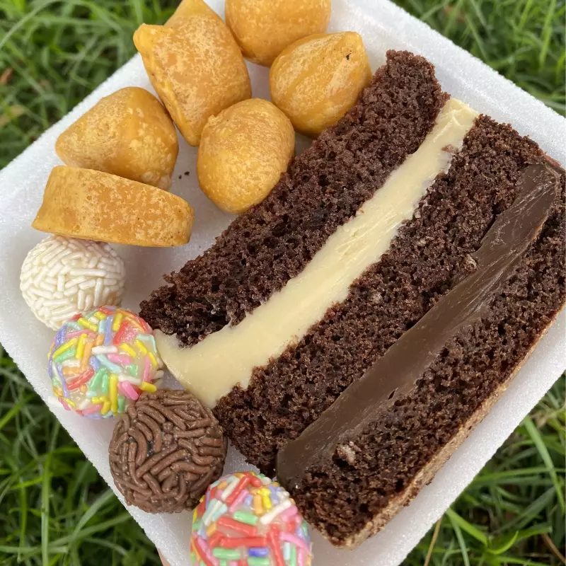 Fatia + 4 Brigadeiros + 6 Salgados