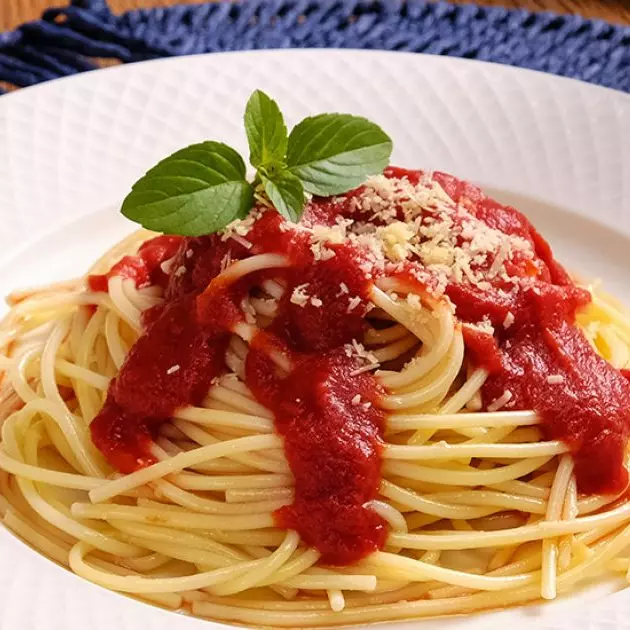 Macarrão ao Molho Sugo