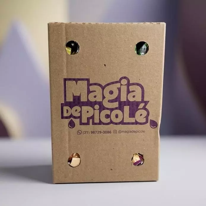 Caixa mista com 40 picolés