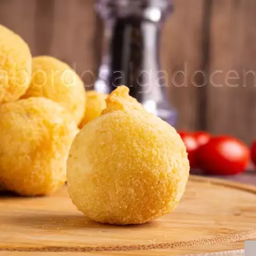 50 Bolinhas de Queijo 23g