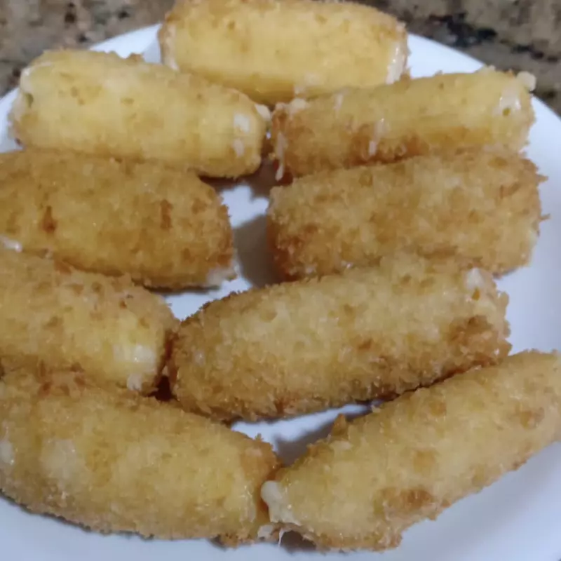 PORÇÃO DE PROVOLONE EMPANADO