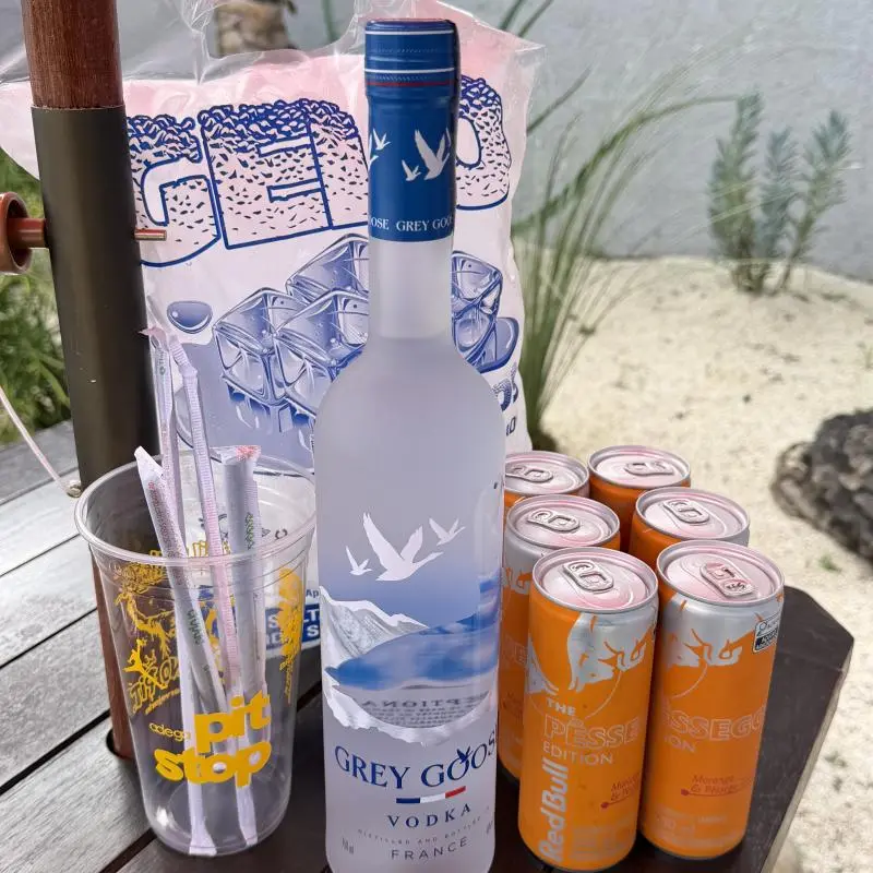COMBO GREY GOOSE C/6 RED BULL