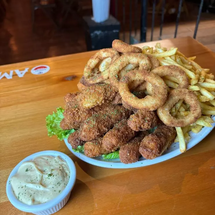 MIX FRANGO + FRITAS+ANÉIS DE CEBOLA