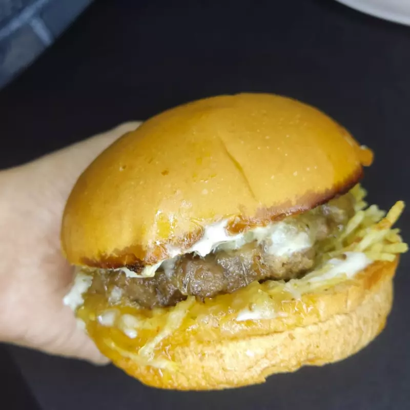 PEPPER JELLY BURGER