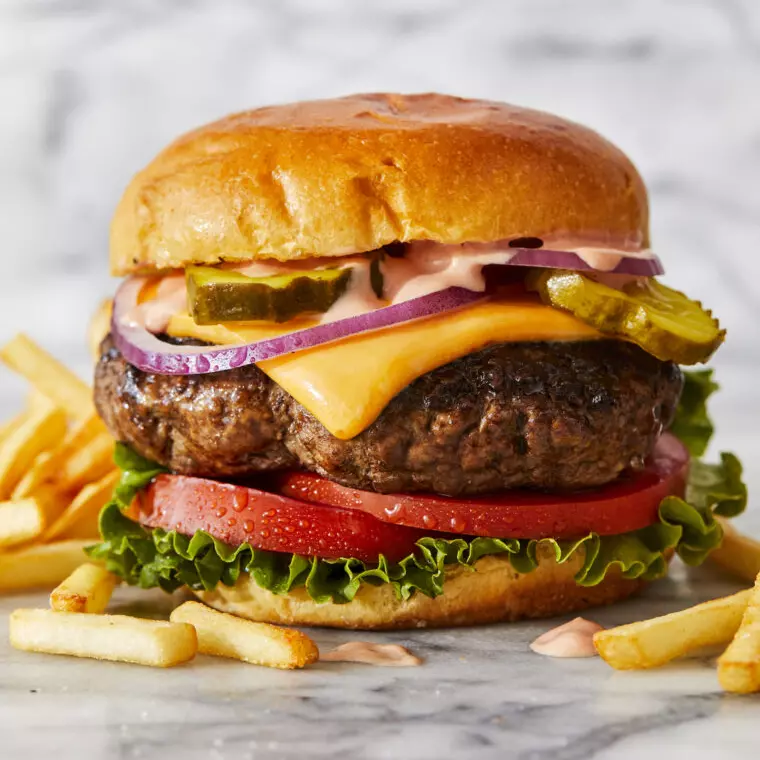 Cheese Burger (incluye papas)
