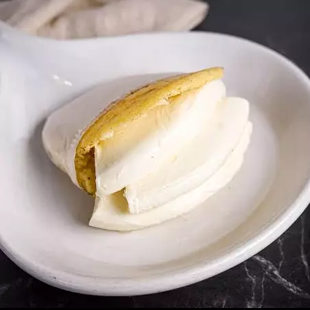 Arepa de Queso e Mano