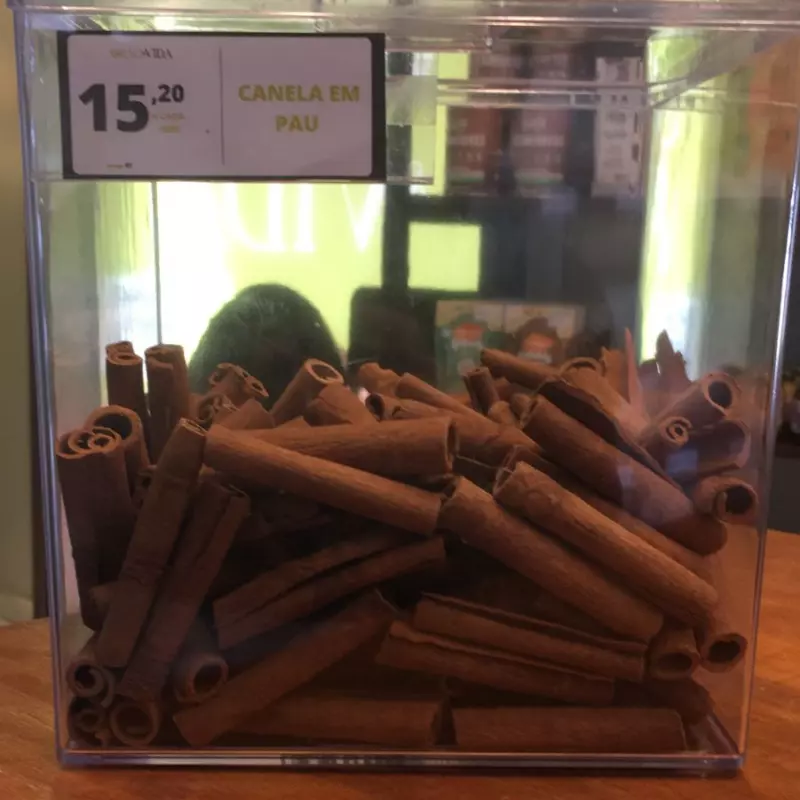 Canela em pau