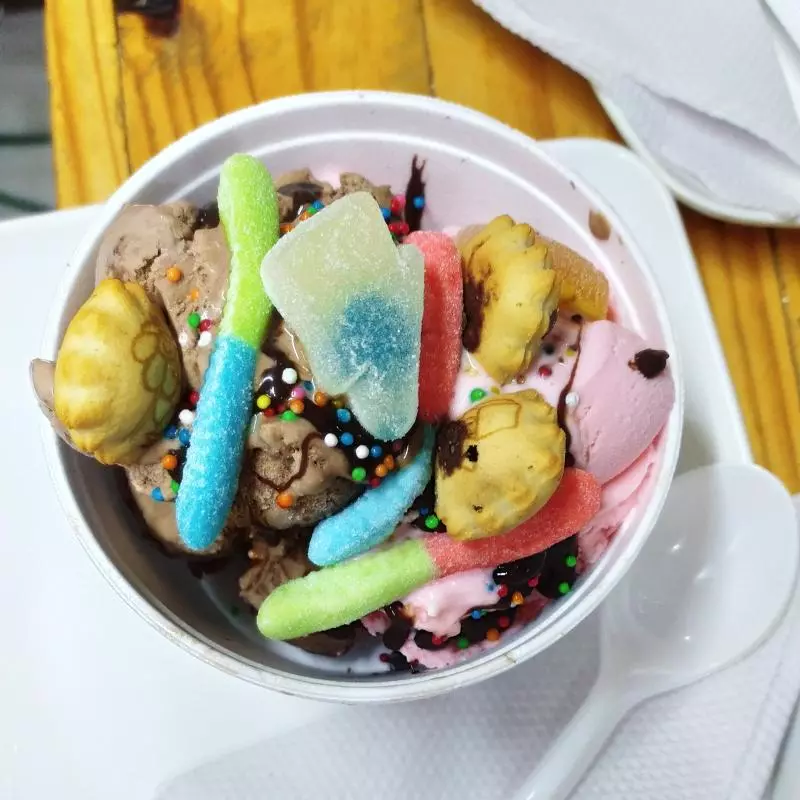 Helado con gomitas
