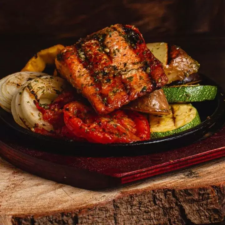 Salmon a las Brasas