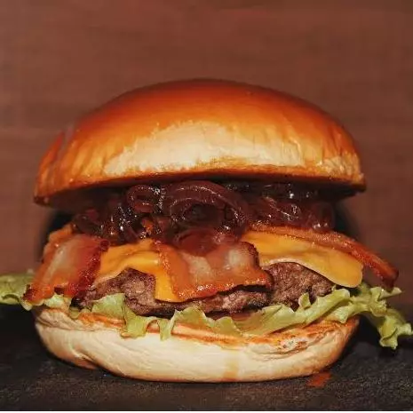 Hambúrguer Pool Bar (Fraldinha)