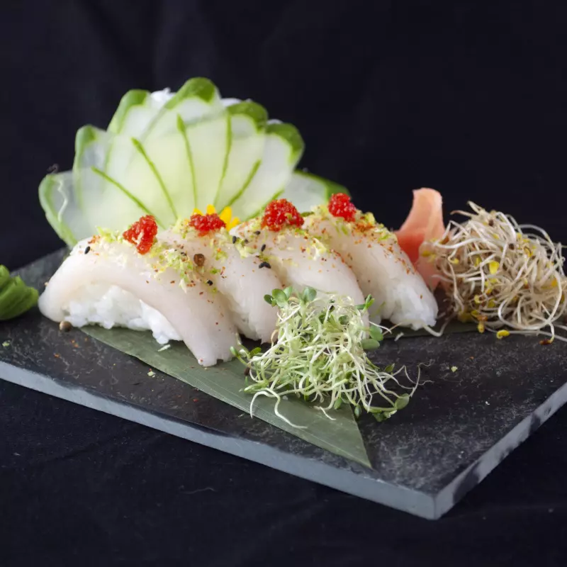 Nigiri de Pesca Blanca c/caviarx4