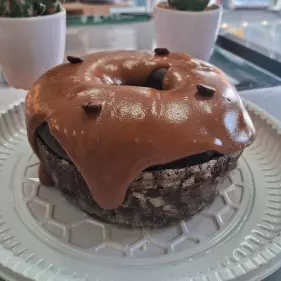 MINI BOLO DE CAFÉ COM CALDA