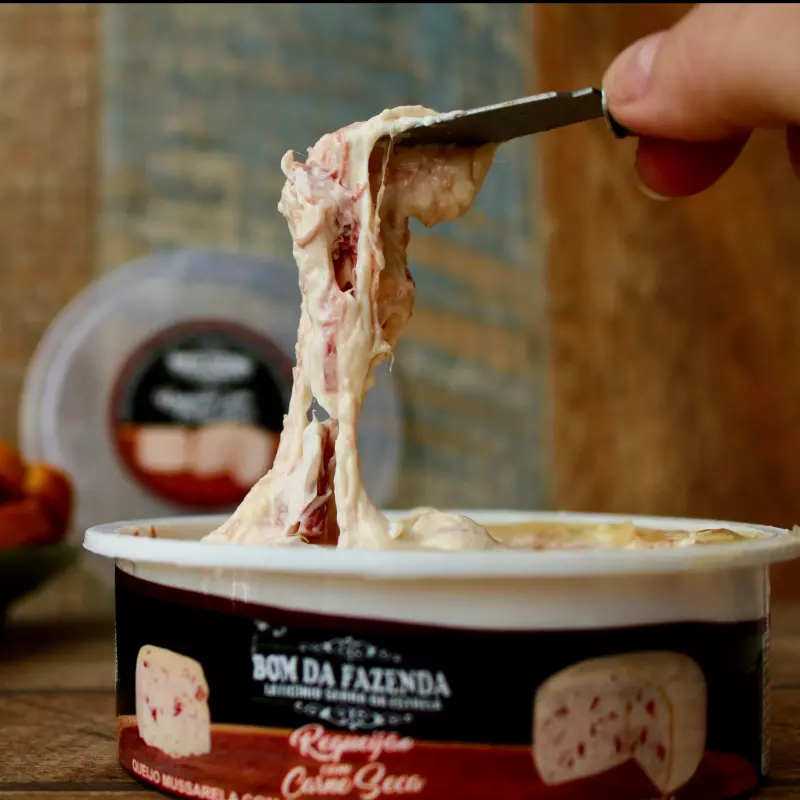 Queijo Recheado c/ Carne Desfiada