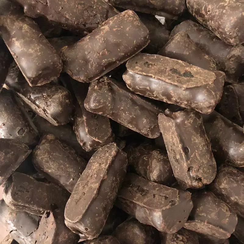 Bombom com banana 70% cacau