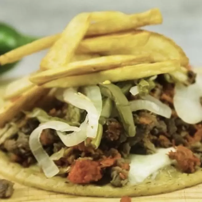 TACOS CON PAPAS Y NOPAES