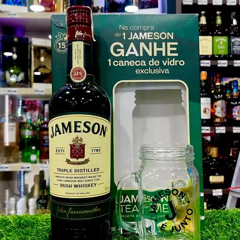 KIT JAMESON + CANECA