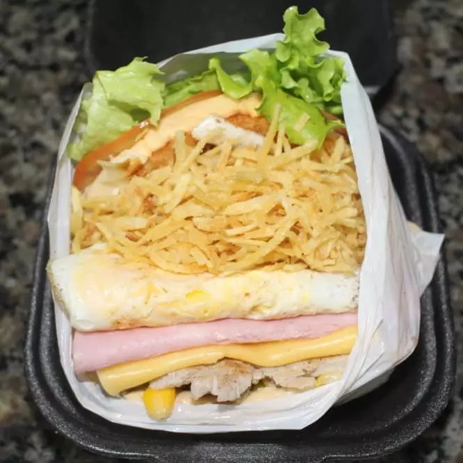 EGGS-X-SALADA DE PICANHA SUINA