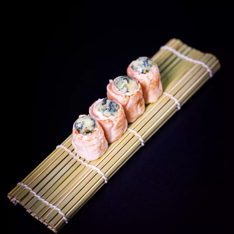 4x GUNKAN flambado+gorgonzola