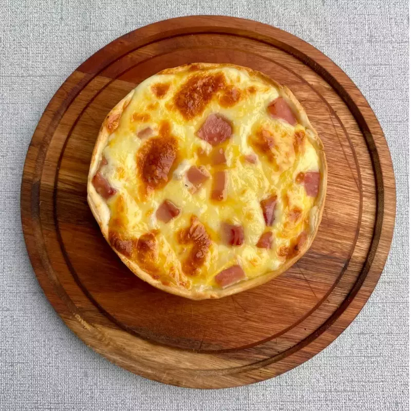 Tarta jamón y queso.