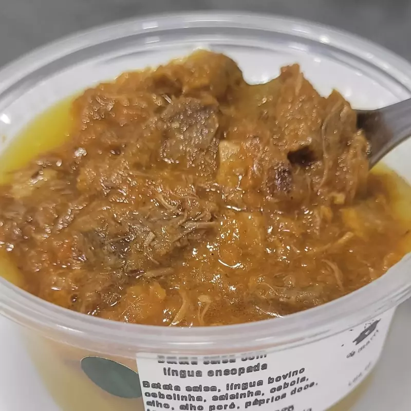 Batata salsa com língua ensopada