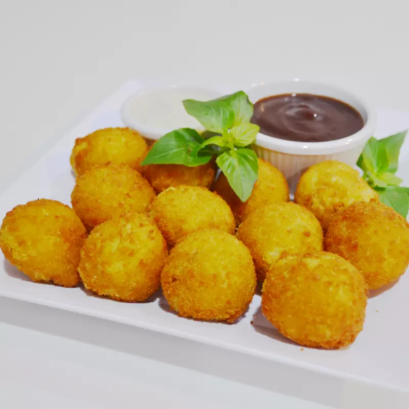 BOLINHO DE MANDIOCA E CARNE CURADA