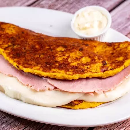 Cachapa 1 Q/Mano y Jamón