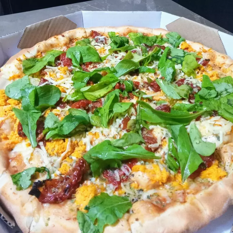 RÚCULA COM TOMATE SECO