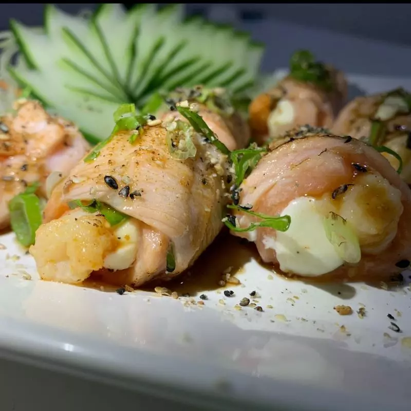Robata de Salmão com camarão