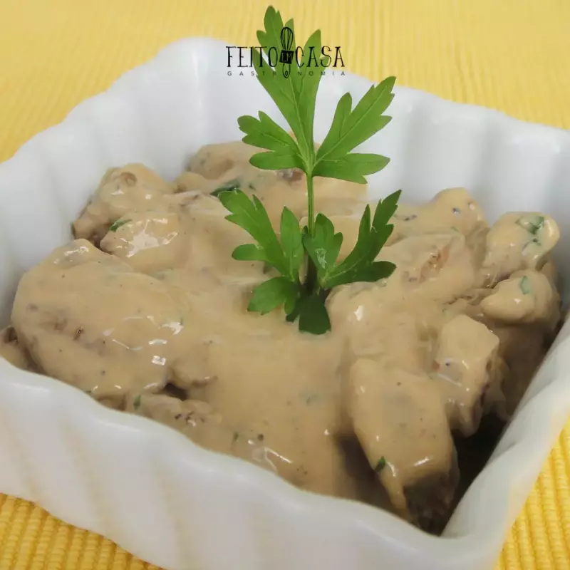 Iscas de mignon com creme de ricota