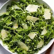 Ensalada con Rúcula y Parmesano