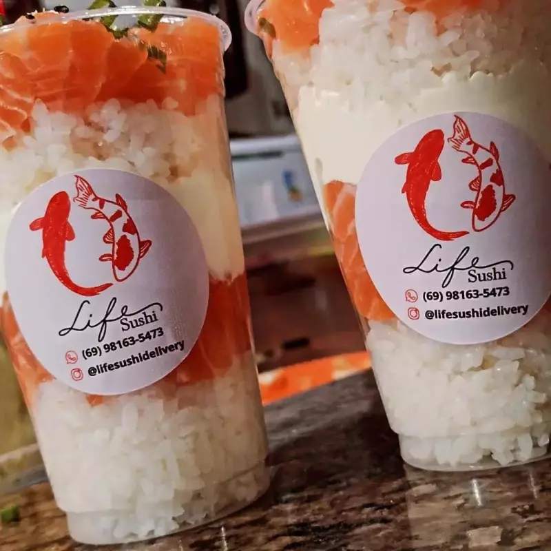 MINI SUSHI CUP SALMAO GRELHADO