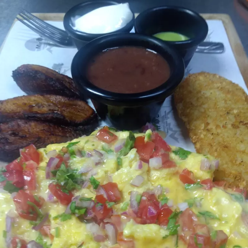 REVUELTOS TEX MEX Tex-Mex Scramble
