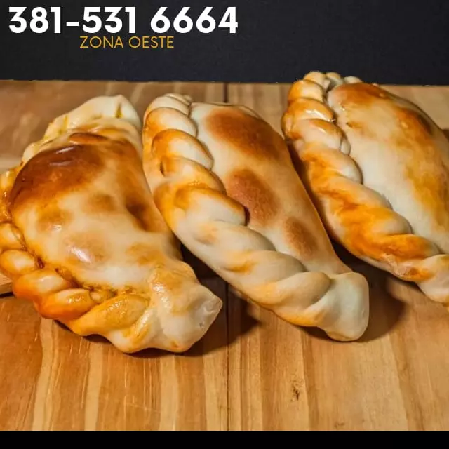 12 EMPANADAS DE POLLOS
