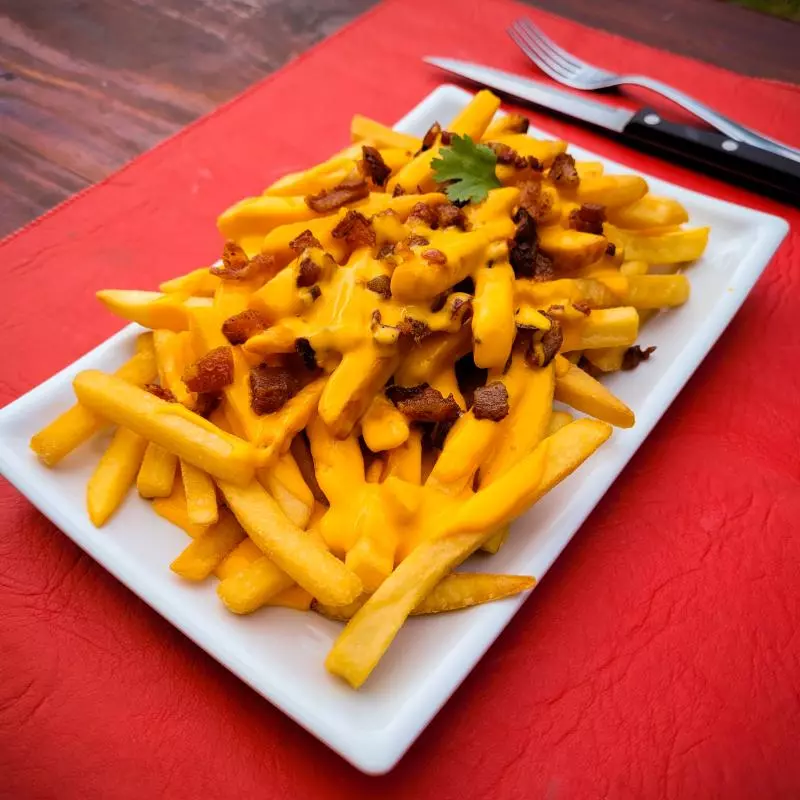 Papas fritas Cheddar y Panceta