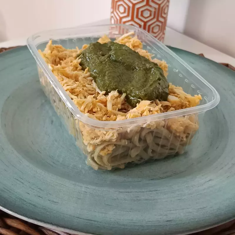 Frango com macarrão ao molho pesto(copy)