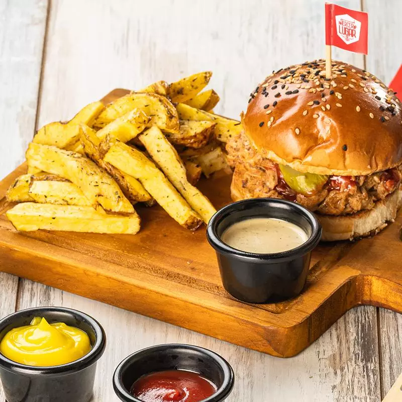 PULLED PORK SANDWICH