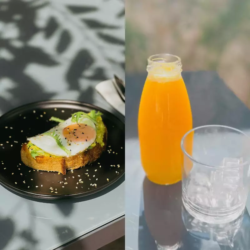 Tostadinha de abacate + Suco
