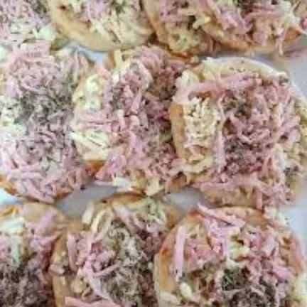 🍕 Mini Pizza Queijo e Presunto