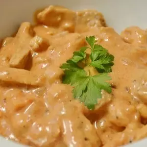 STROGONOFF  CREMOSO DE FRANGO