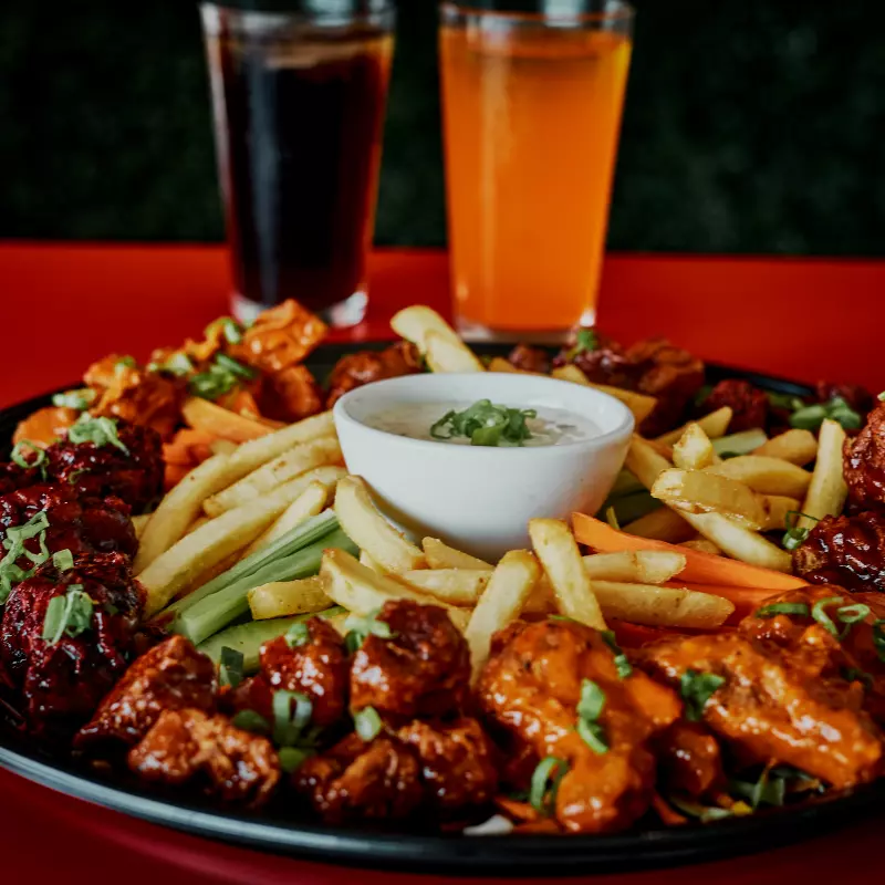 CHAROLA BONELESS & WINGS