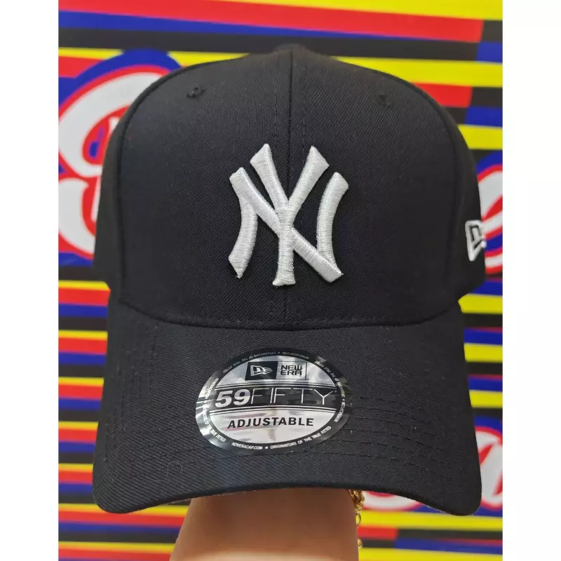 Gorra New York curva letra blanca