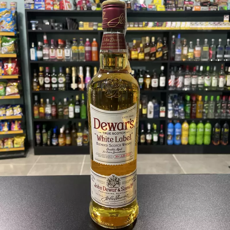 Dewar’s scotch White 700ml